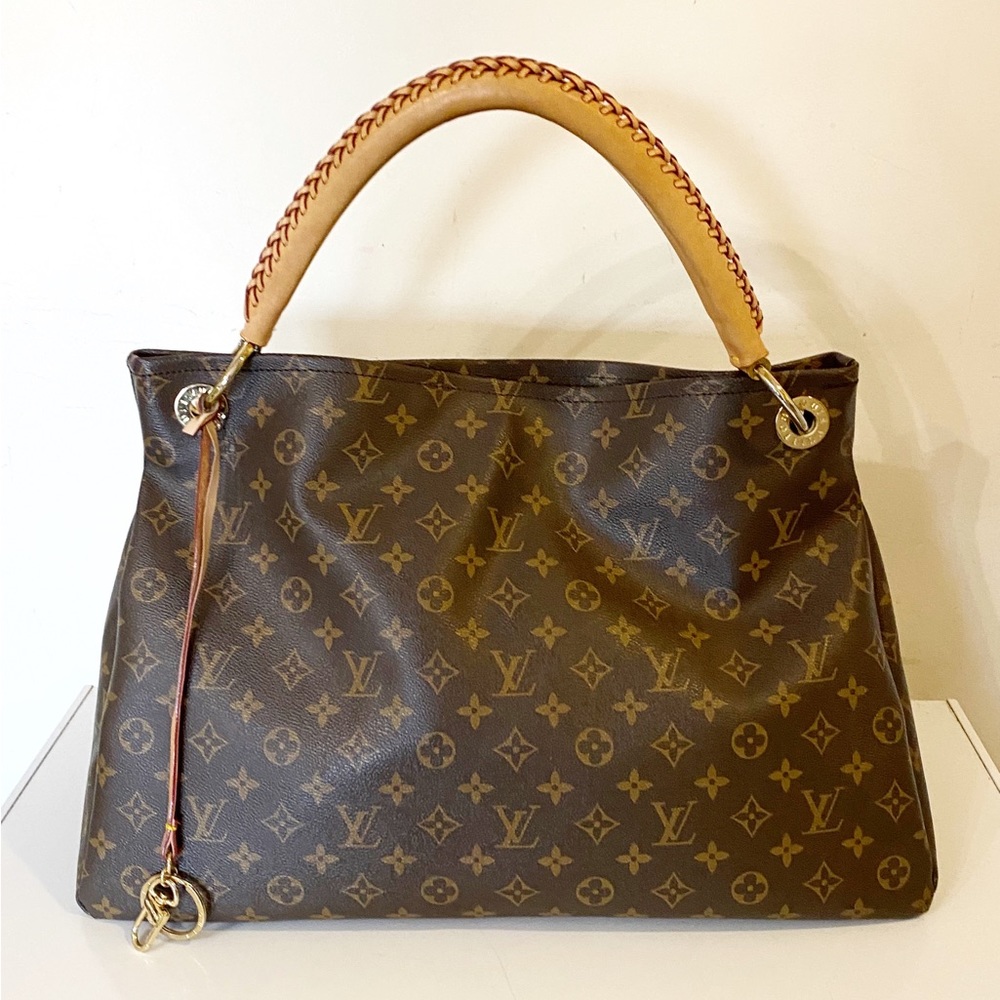 LOUIS VUITTON LV 
MONOGRAM CANVAS ARTSY MM